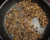 A picture of step 3 of Sugar Snaps Stir Fried with Mince and Fermented Black Beans.