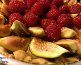 A picture of step 10 of Raspberry and fig custard tart.
