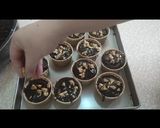 Foto langkah ke 5 dari resep Chocolate muffin by Tintin rayners.