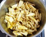 A picture of step 2 of King Trumpet & Shimeji Mushrooms Simmered in Sweet Soy Sauce.