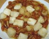 A picture of step 4 of Soft & Creamy Namehan (Nametake Mushrooms & Hanpen Fish Cake).