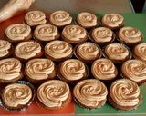 A picture of step 7 of Vickys Halloween Pumpkin Cupcake Display.