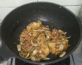 Foto langkah ke 4 dari resep Ayam Kecap Mentega Simple.