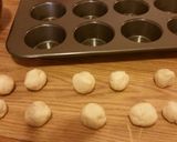 A picture of step 4 of Minime apple pie muffins.