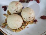 કાજુ અને મિક્ષ બેરીઝ લાડું (Kaju Mix Berries Ladoo Recipe In Gujarati)