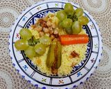 Une image de l'étape 6 de Couscous aux légumes raisins blancs et raisins secs 🥣.