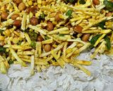 A picture of step 3 of Nylon Poha Golden Chivda.