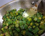 A picture of step 3 of Bhindi kadhi.