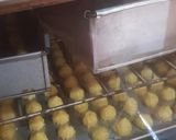 Foto langkah ke 4 dari resep Soes Kering Keju.
