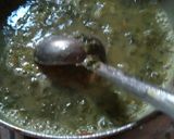 A picture of step 6 of Lahsuniya Dal Palak.