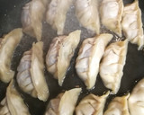 Foto del paso 7 de la receta: Gyozas de cerdo y col 🐷