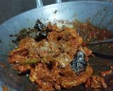 Foto langkah ke 4 dari resep Oseng Daging Sapi Pedas.