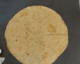 Foto langkah ke 3 dari resep Tortilla Wrap With Smoked Beef And Chicken Burger.