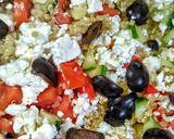 Foto del paso 2 de la receta: Ensalada griega de quinoa