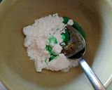 A picture of step 6 of Pea and garden mint mini cupcakes.