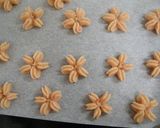 A picture of step 6 of Sakura Spritz Cookies.