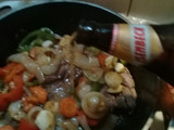 Carne a la cerveza con puré de batata