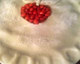 A picture of step 5 of sunhine 's candy apple pie.