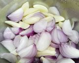 Foto langkah ke 2 dari resep Terong Ungu sambal embe.