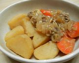 A picture of step 2 of [Farmer's Recipe] Nikujaga Croquettes.