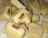 A picture of step 4 of Butter chocolate filled cookie.