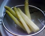 A picture of step 3 of White Asparaguses Mayonnaise Sauce.