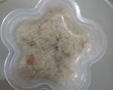 Foto langkah ke 3 dari resep Okaka Onigiri.