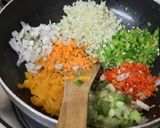 A picture of step 4 of Chinese style Veg manchow soup.
