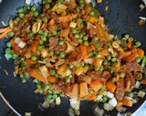Foto del paso 1 de la receta: Plato combinado de arroz con pisto y huevos