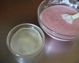 A picture of step 2 of Low-Calorie Fresh Strawberry Mousse.