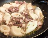Foto del paso 6 de la receta: Chipirones con ajo y limón