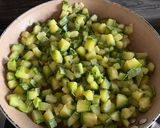 Foto del passaggio 2 della ricetta Riso venere freddo con zucchine e salmone 🍛