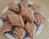 A picture of step 6 of Maqrout Ez-Zeit (Semolina Date Cookies).