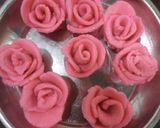A picture of step 4 of Golden Rose sweet.