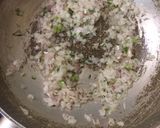 A picture of step 1 of Cabbage with green peas.