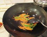 A picture of step 8 of Papaya Champuru (Okinawan Stir-Fry Dish).