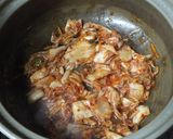 A picture of step 3 of Kimchi Hot Pot.