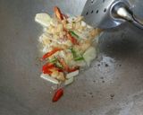 Foto langkah ke 2 dari resep Cah tauge ikan asin.