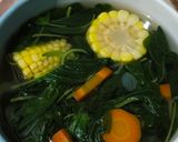 Foto langkah ke 5 dari resep Sayur Bening Bayam Jagung Wortel.
