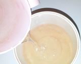 A picture of step 2 of Danwake with hot liver sauce.