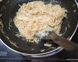 A picture of step 2 of Semiya Halwa.