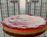 Foto langkah ke 6 dari resep Baked strawberry cheesecake (no mixer just blender) SUPER EASY.