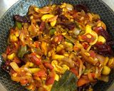 A picture of step 4 of Paneer Lababdar.
