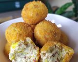 Foto langkah ke 5 dari resep Kroket Tahu Kornet.