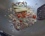 Gambar langkah 2 resipi Nasi Goreng Thai.