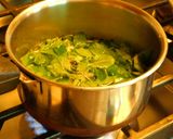 A picture of step 2 of Peppermint Jelly.