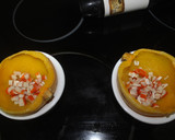 Foto del paso 5 de la receta: Calabaza rellena de gambas y surimi