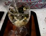 A picture of step 4 of Mint and aami mojito.