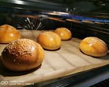 Komló kovászos házi hamburger zsemle recept fázis 9 fotója