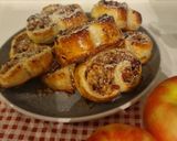 عکس مرحله 10 از دستور شیرینی رول سیب و گردو 🍎🥨